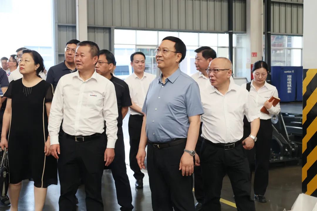 中宣部社科领域专家学者到PA视讯平台调研高质量发展