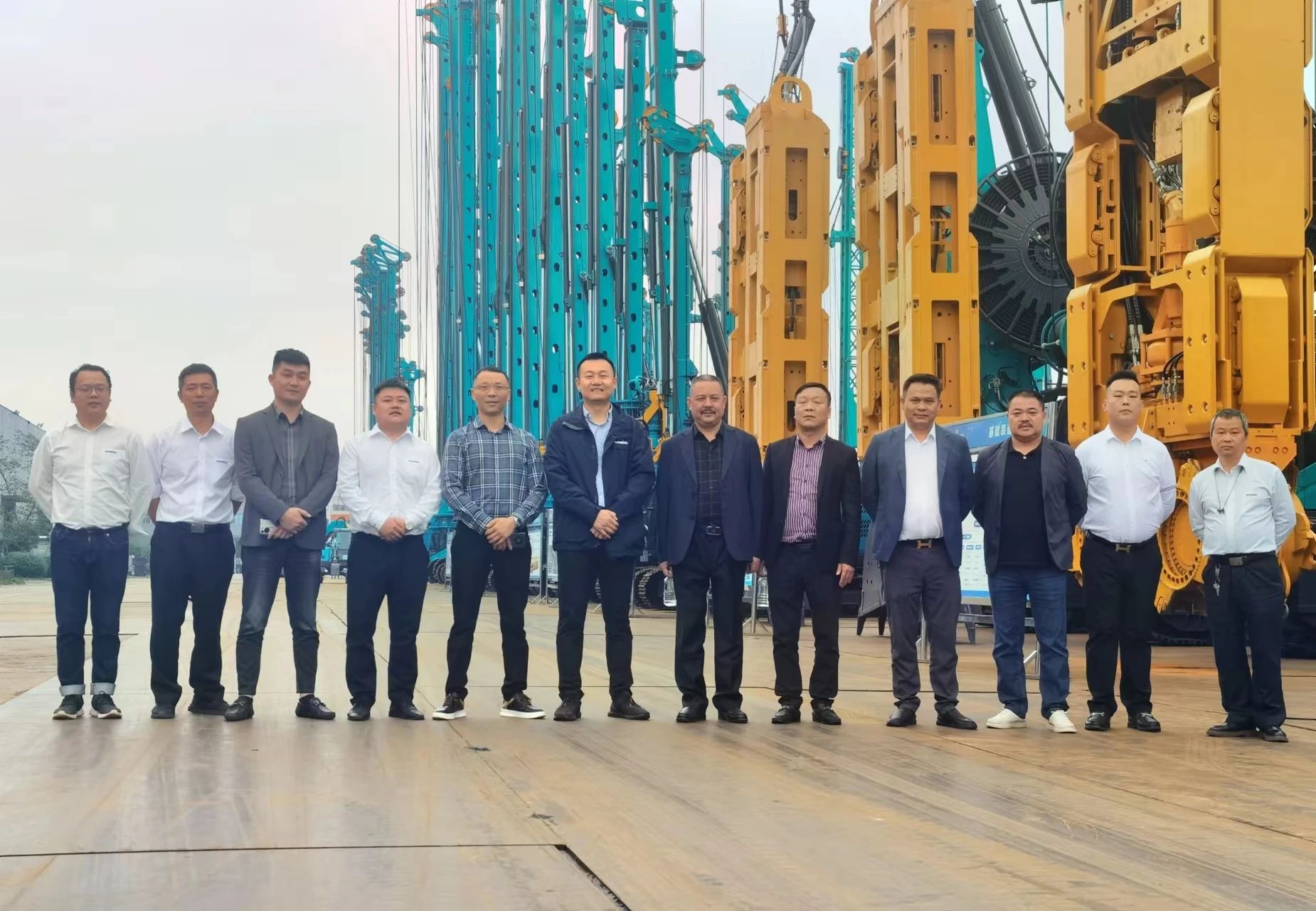 行业寒冬现暖阳！现场签购20台旋挖钻机，PA视讯平台携手湖南骏牛助力国家电网项目建设