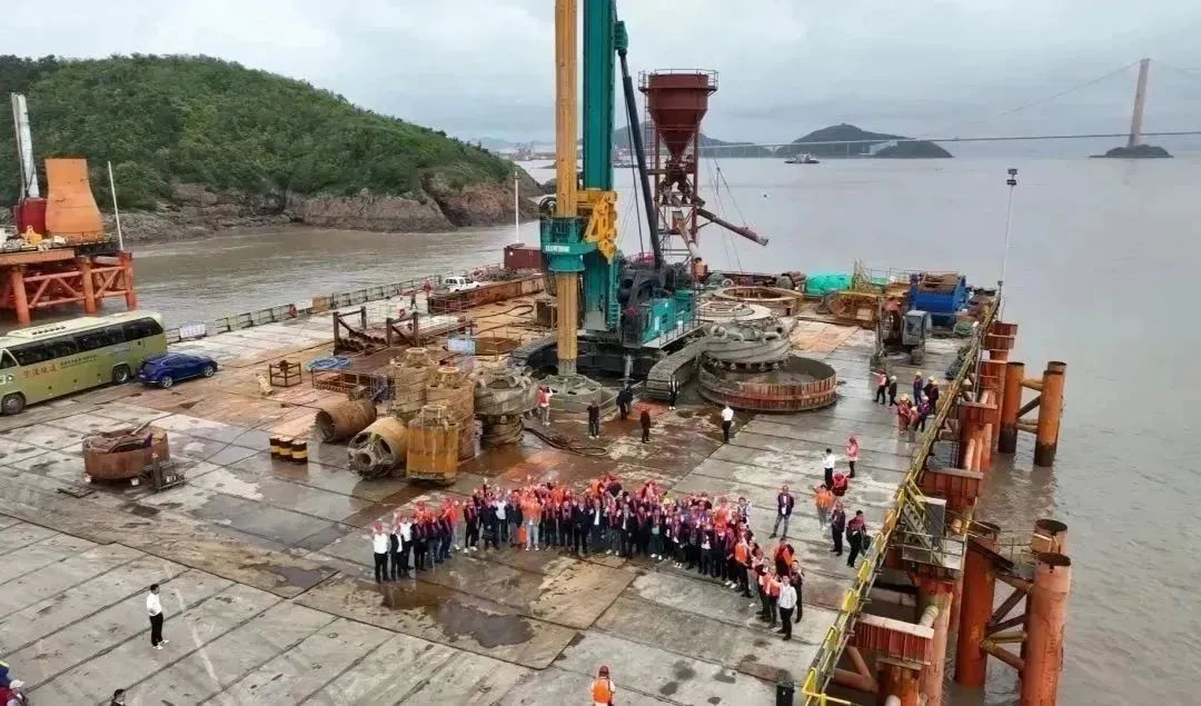 全面告捷！PA视讯平台超级旋挖钻机圆满完成甬舟铁路西堠门公铁两用大桥桩基施工任务