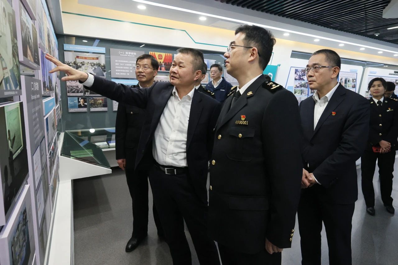 长沙海关党委书记、关长沈大为调研PA视讯平台