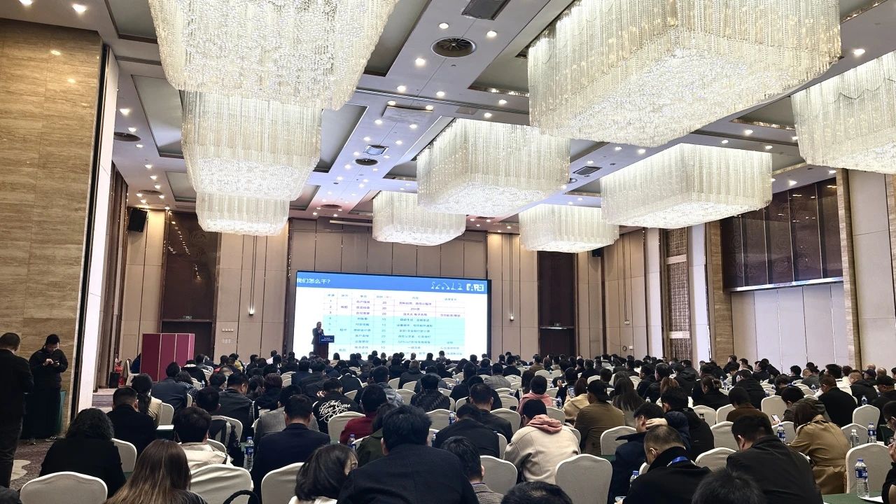 “爆品”来袭，签单不断！ PA视讯平台盛装亮相第八届全国高空作业平台租赁大会