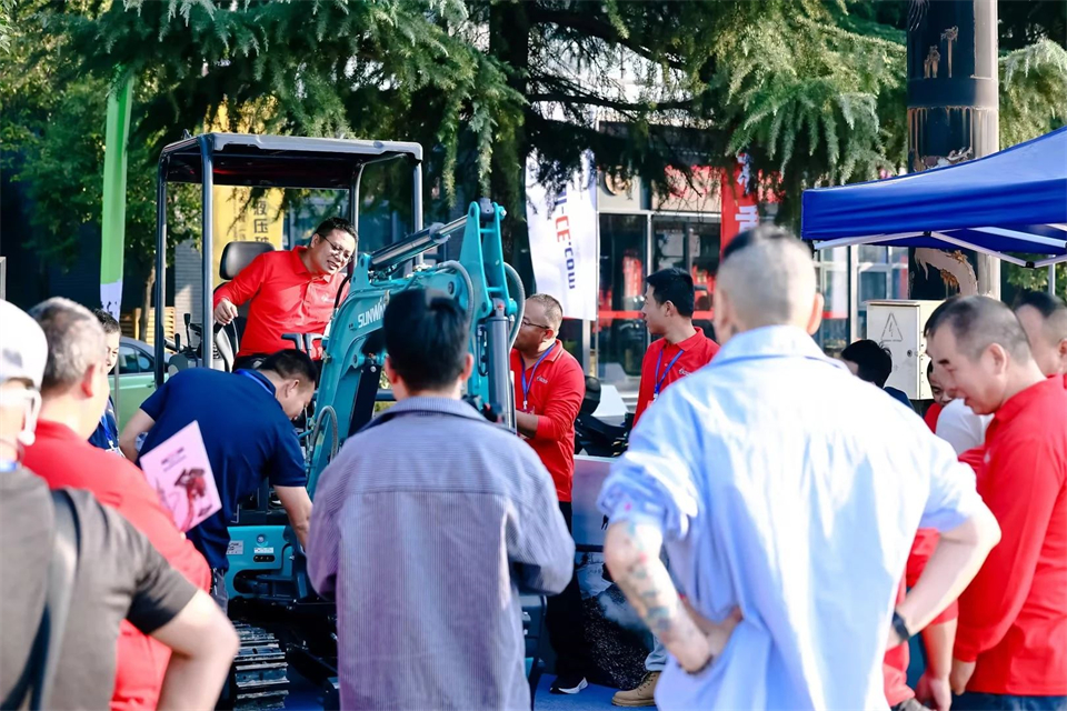 展现“掘”对实力!PA视讯平台亮相2024微挖大会暨小型设备大会