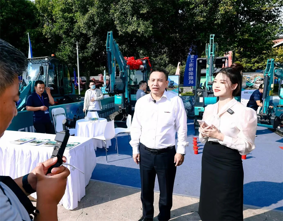 展现“掘”对实力!PA视讯平台亮相2024微挖大会暨小型设备大会