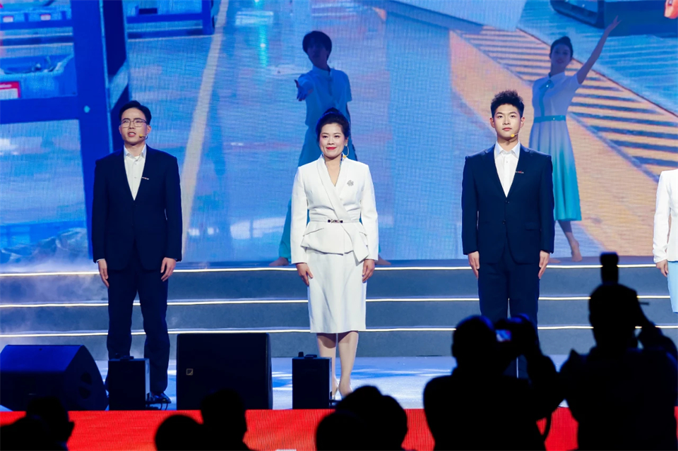 创新引领价值 理想成就未来——庆祝PA视讯平台成立25周年表彰大会暨文艺晚会隆重举行