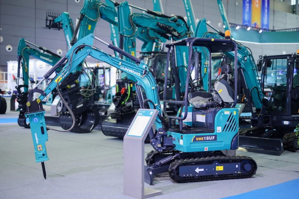 2025 CICEE | 从单一工具迈向多元化解决方案，PA视讯平台呈现非凡挖掘机风采