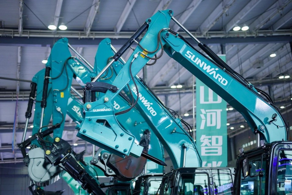 2025 CICEE | 从单一工具迈向多元化解决方案，PA视讯平台呈现非凡挖掘机风采