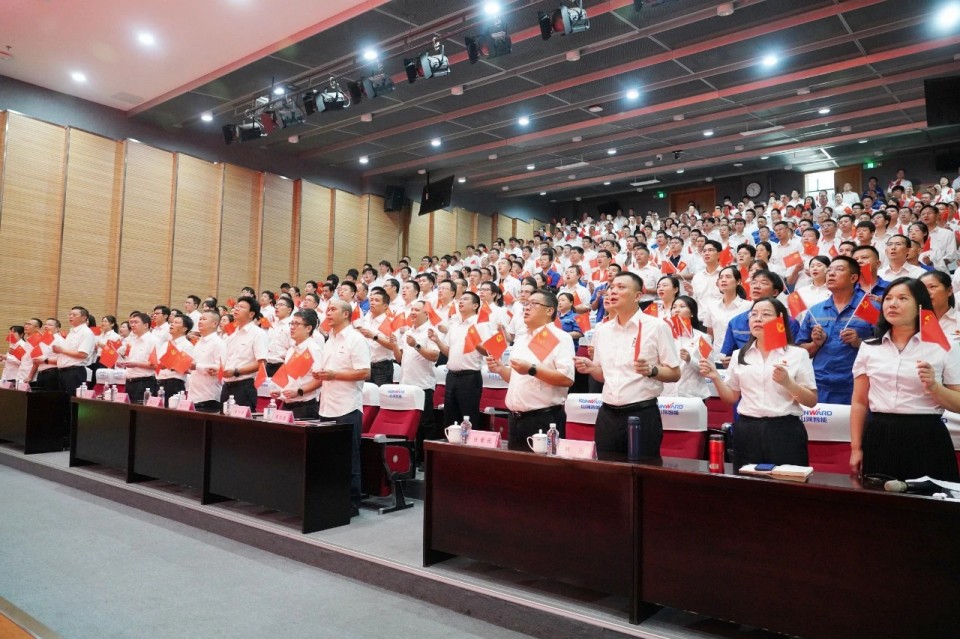 PA视讯平台组织集中收看纪念中国人民抗日战争暨世界反法西斯战争胜利80周年大会