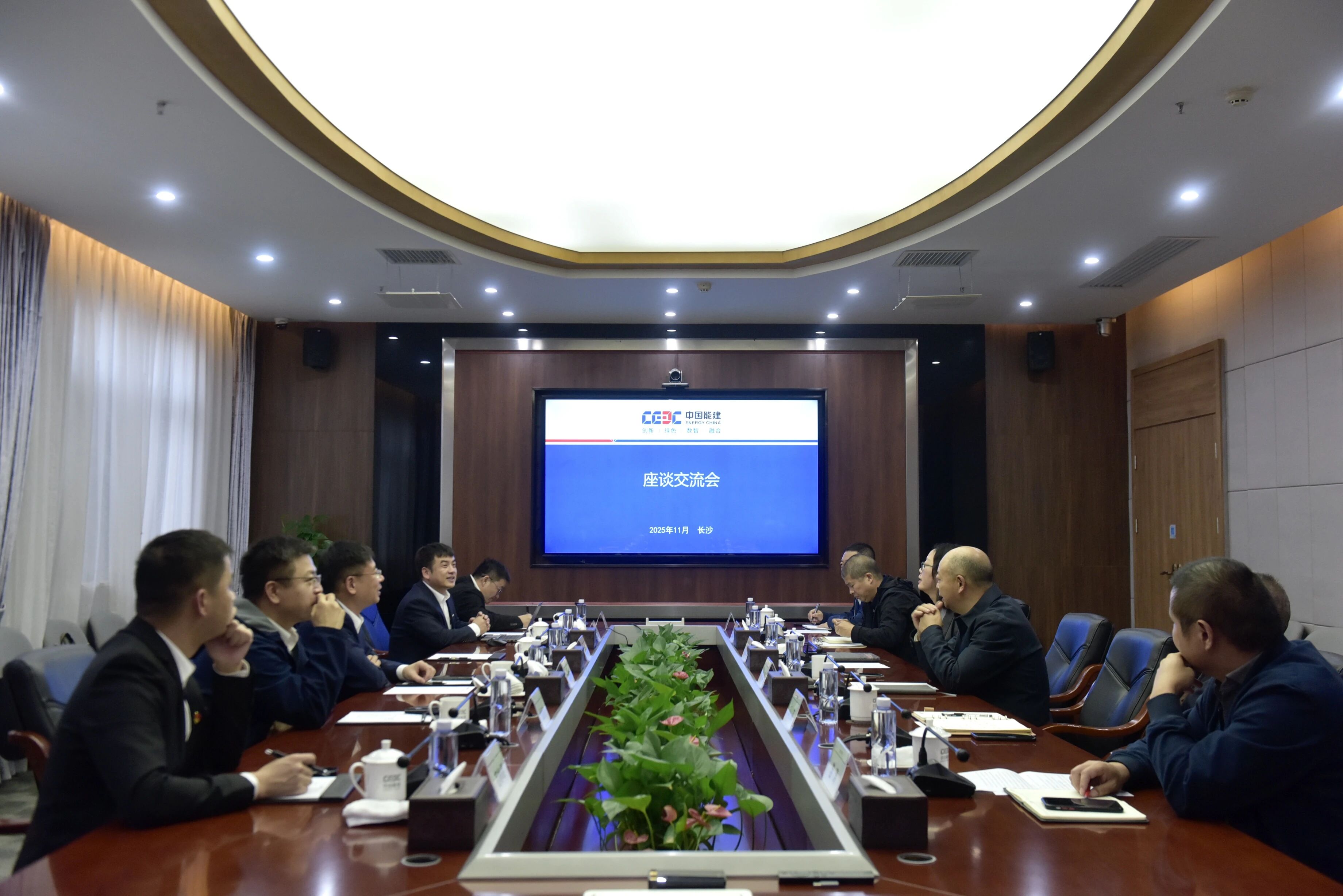 PA视讯平台与易普力开展座谈交流，谱写互利共赢新篇章