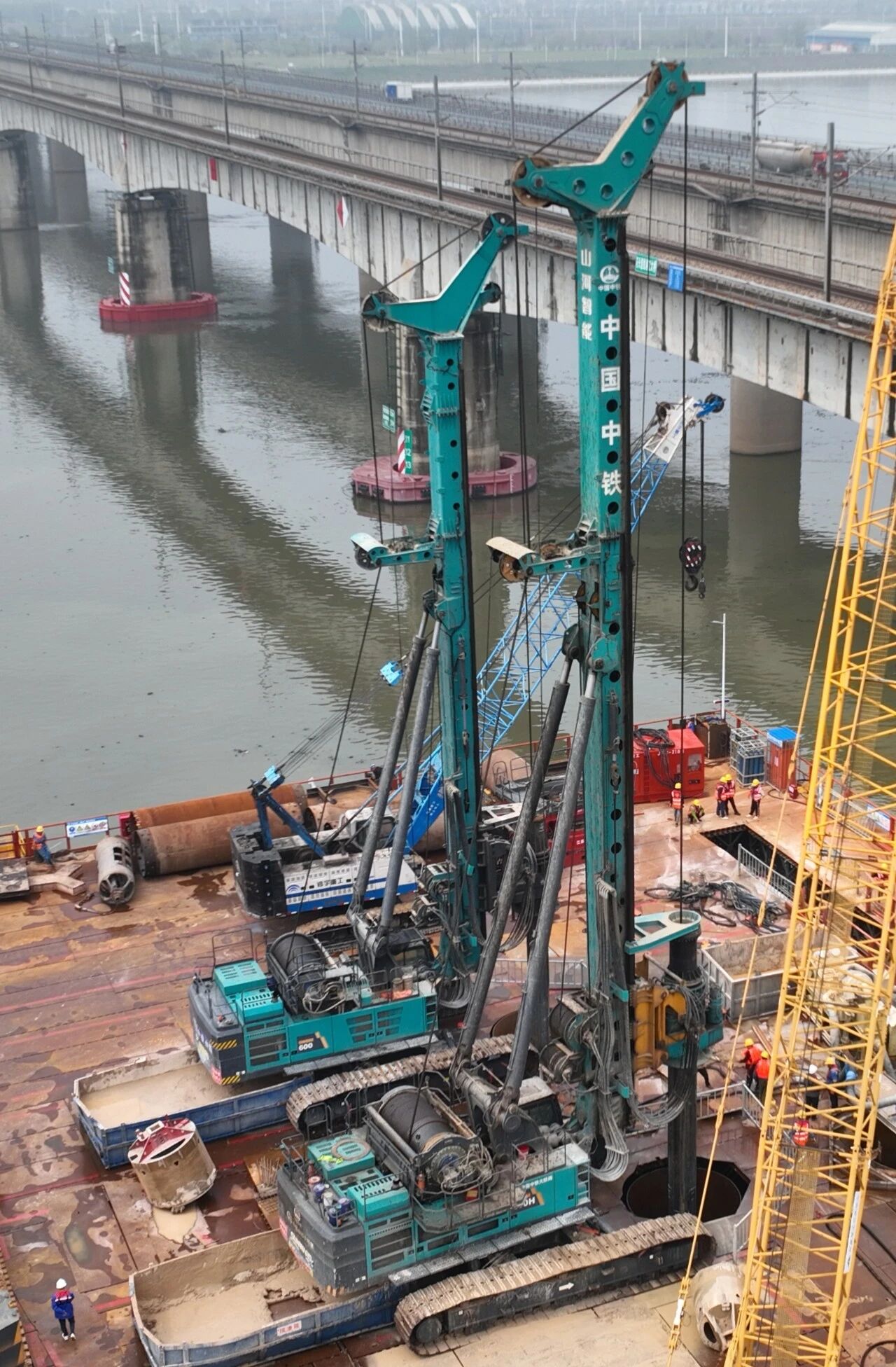 啃下“硬骨头”！PA视讯平台旋挖钻机助力长沙湘江铁路特大桥主墩桩基工程完美收官