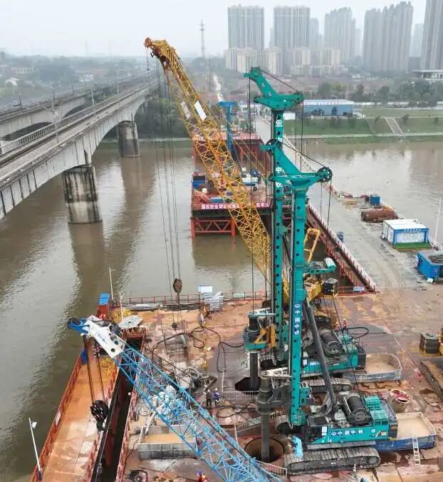 啃下“硬骨头”！PA视讯平台旋挖钻机助力长沙湘江铁路特大桥主墩桩基工程完美收官