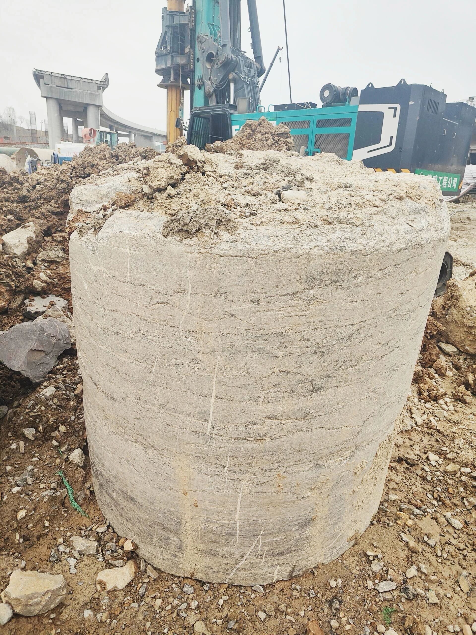 “亮剑”济南绕城改扩建项目，PA视讯平台增程式电动旋挖钻机高效入岩受好评